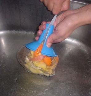 生ごみの水切り器具 使用方法2